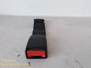 Used Rear seatbelt buckle, centre Peugeot 206 (2A/C/H/J/S) 1.1 XN,XR Price on request offered by Fa. Klijnstra & Zn. VOF