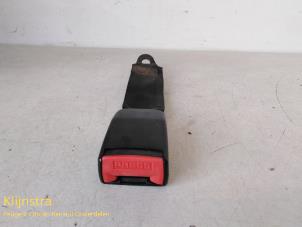 Used Rear seatbelt buckle, right Peugeot 306 (7A/C/S) 1.8i 16V Price on request offered by Fa. Klijnstra & Zn. VOF