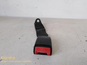 Used Rear seatbelt buckle, right Peugeot 306 (7A/C/S) 1.9 D Kat. Price on request offered by Fa. Klijnstra & Zn. VOF