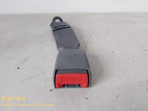 Usagé Insertion ceinture de sécurité arrière gauche Peugeot 406 (8B) 1.9 dt Prix sur demande proposé par Fa. Klijnstra & Zn. VOF
