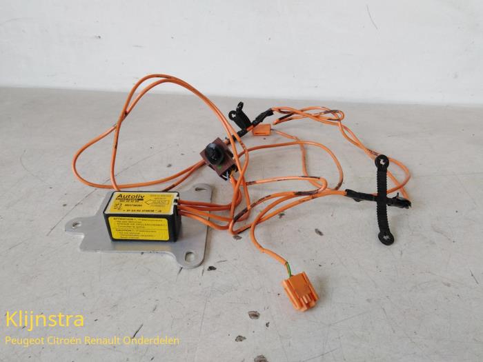 Gebrauchte Airbag Sensor Peugeot 106 I Preis auf Anfrage angeboten von Fa. Klijnstra & Zn. VOF