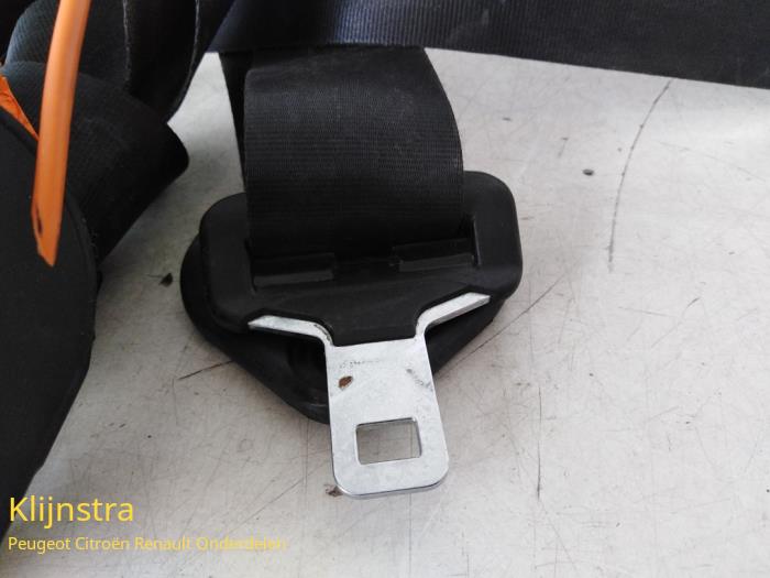 Front seatbelt, left from a Citroën Xsara Picasso (CH) 1.8 16V 2000