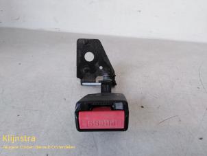 Used Rear seatbelt buckle, left Peugeot 307 (3A/C/D) 1.6 16V Price on request offered by Fa. Klijnstra & Zn. VOF