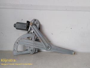 Used Window mechanism 4-door, front right Peugeot 205 II (20A/C) Price on request offered by Fa. Klijnstra & Zn. VOF