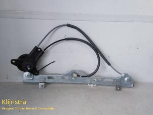 Used Window mechanism 2-door, front right Peugeot 306 (7B) Price on request offered by Fa. Klijnstra & Zn. VOF