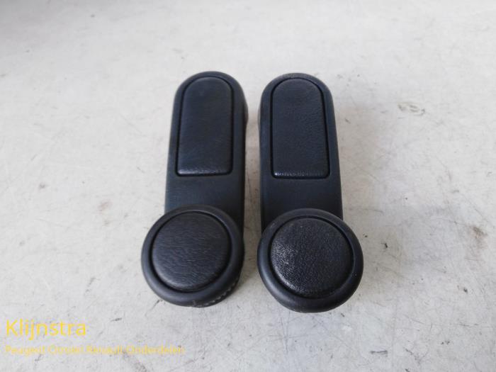 Usados Manivela de ventanilla Peugeot 406 (8B) 1.9 dt Precio de solicitud ofrecido por Fa. Klijnstra & Zn. VOF