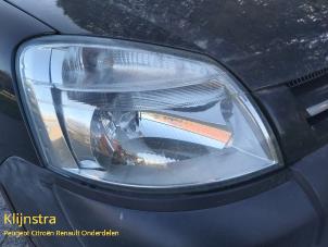 Używane Reflektor prawy Citroen Berlingo 2.0 HDi Cena na żądanie oferowane przez Fa. Klijnstra & Zn. VOF