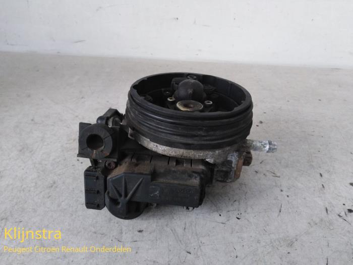 Używane Przepustnica Peugeot 106 II 1.1 XN,XR,XT,Accent Cena na żądanie oferowane przez Fa. Klijnstra & Zn. VOF