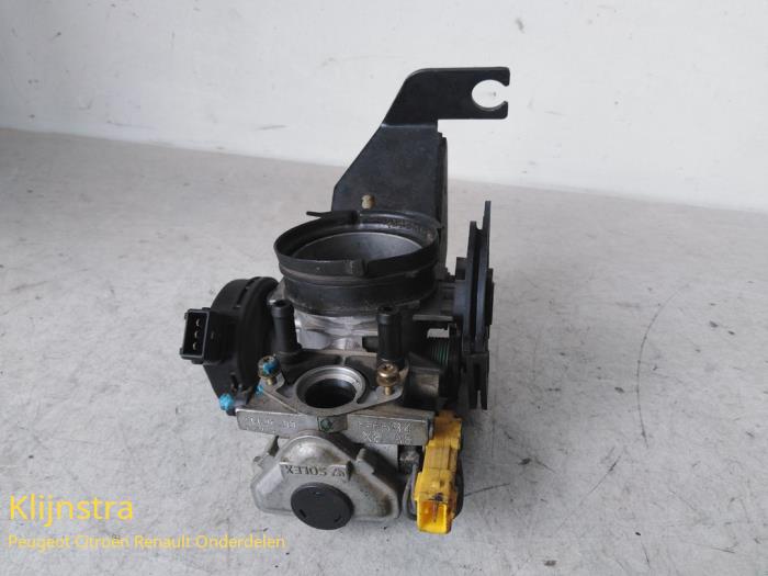 Gebrauchte Drosselklappengehäuse Peugeot 306 (7B) 2.0i ST Preis auf Anfrage angeboten von Fa. Klijnstra & Zn. VOF