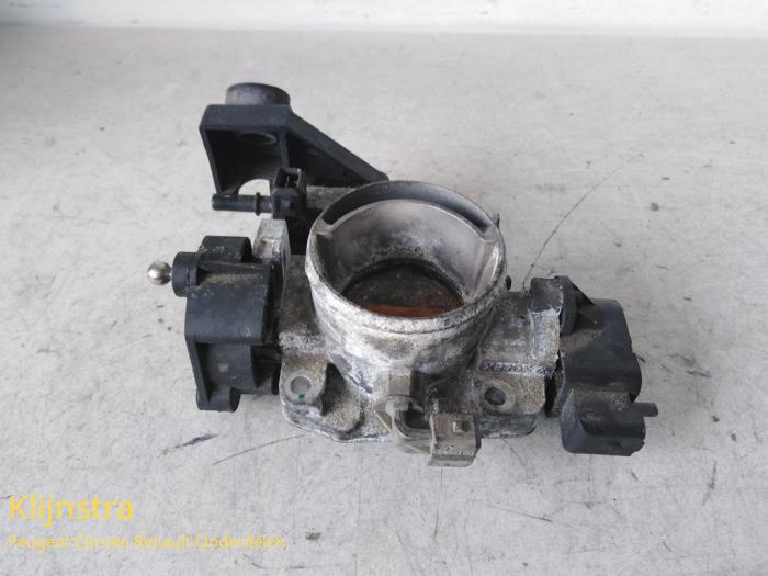 Gebrauchte Drosselklappengehäuse Peugeot 206 (2A/C/H/J/S) 2.0 GT,GTI 16V Preis auf Anfrage angeboten von Fa. Klijnstra & Zn. VOF