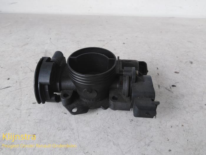 Gebrauchte Drosselklappengehäuse Peugeot 206 (2A/C/H/J/S) 1.4 XR,XS,XT,Gentry Preis auf Anfrage angeboten von Fa. Klijnstra & Zn. VOF