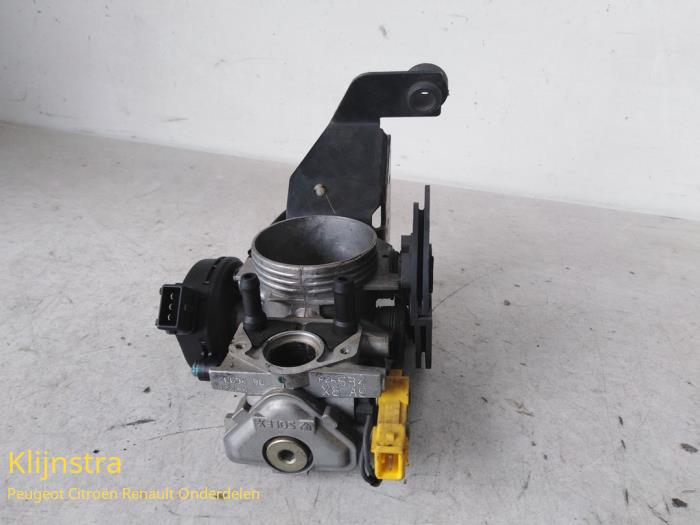 Throttle body from a Peugeot 306 (7A/C/S) 2.0 XSi,ST 1993