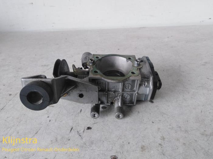 Używane Przepustnica Peugeot 306 (7A/C/S) 1.4 XN,XR,XA,XRA Cena na żądanie oferowane przez Fa. Klijnstra & Zn. VOF