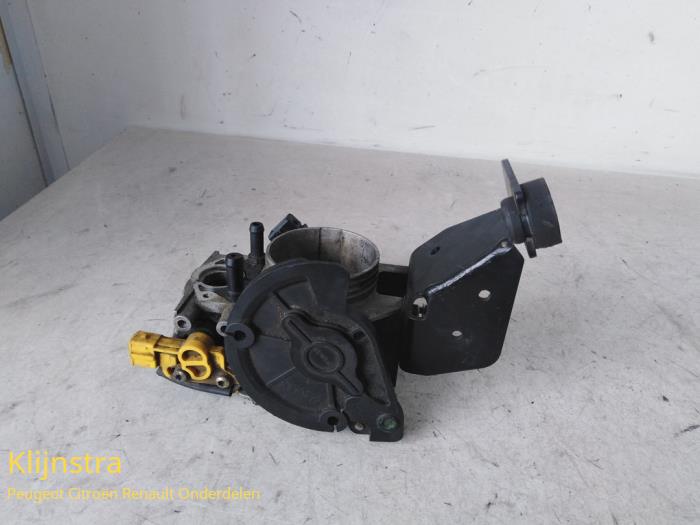 Gebrauchte Drosselklappengehäuse Peugeot 306 (7A/C/S) 2.0 XSi,ST Preis auf Anfrage angeboten von Fa. Klijnstra & Zn. VOF