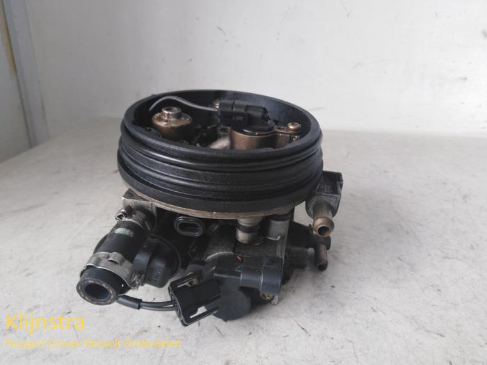 Gebrauchte Drosselklappengehäuse Peugeot 306 (7B) 1.4 SL,SR Preis auf Anfrage angeboten von Fa. Klijnstra & Zn. VOF