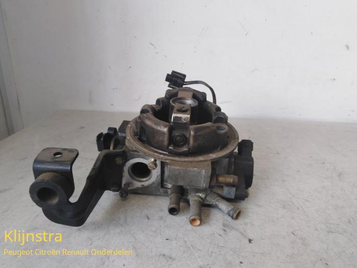 Gebrauchte Drosselklappengehäuse Peugeot 309 II (3C/3A) 1.6 i Preis auf Anfrage angeboten von Fa. Klijnstra & Zn. VOF