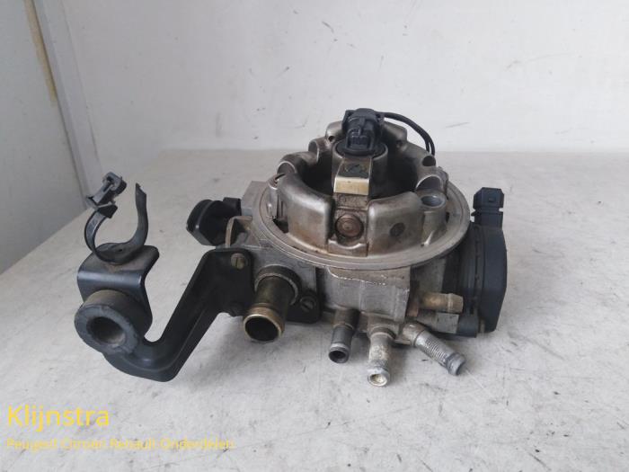 Gebrauchte Drosselklappengehäuse Peugeot 405 I Break (15E) 1.6 GRi,SRi Kat. Preis auf Anfrage angeboten von Fa. Klijnstra & Zn. VOF