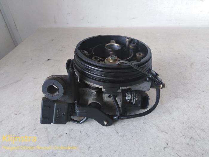 Drosselklappengehäuse van een Peugeot 306 (7A/C/S) 1.4 XN,XR,XA,XRA 1995