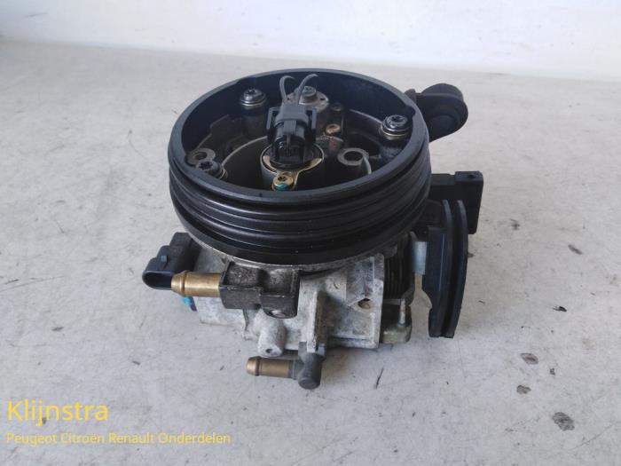 Używane Przepustnica Peugeot 306 (7A/C/S) 1.4 XN,XR,XA,XRA Cena na żądanie oferowane przez Fa. Klijnstra & Zn. VOF