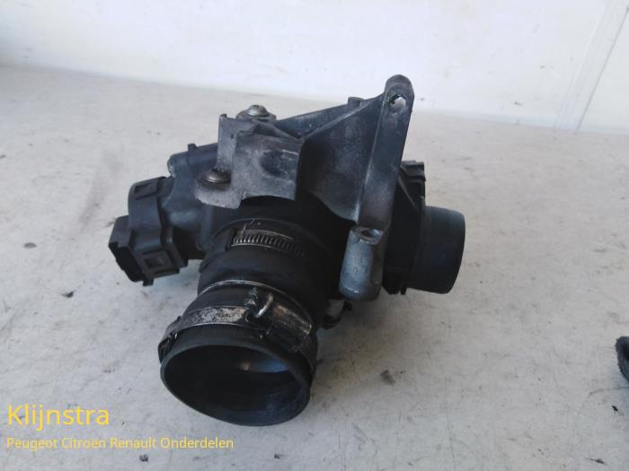 Gebrauchte Drosselklappengehäuse Peugeot 407 (6D) 1.6 HDi 16V Preis auf Anfrage angeboten von Fa. Klijnstra & Zn. VOF