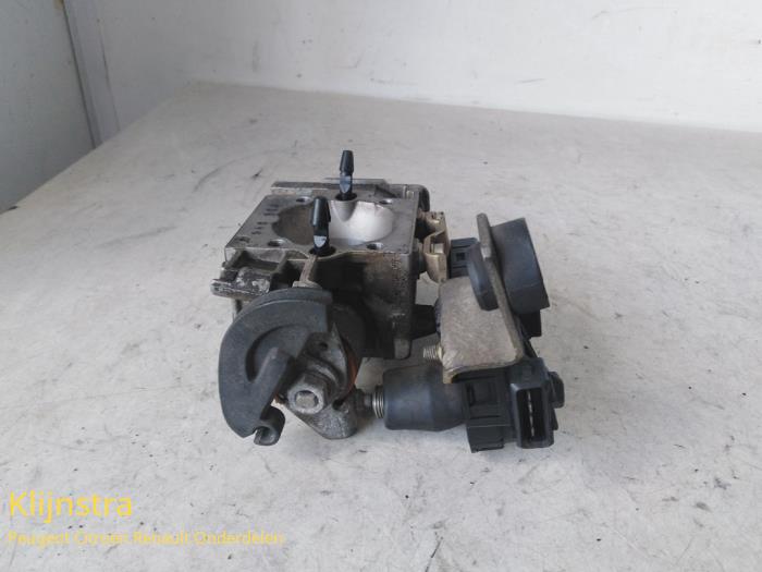 Throttle body Citroen ZX Break 1.4i - 0132008600 KFX BOSCH