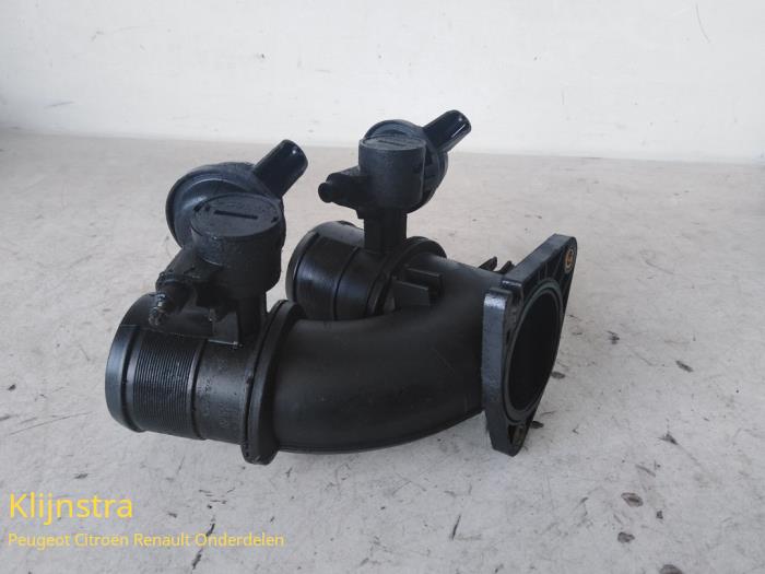 Gebrauchte Drosselklappengehäuse Peugeot 406 Coupé (8C) 2.2 HDI 16V FAP Preis auf Anfrage angeboten von Fa. Klijnstra & Zn. VOF
