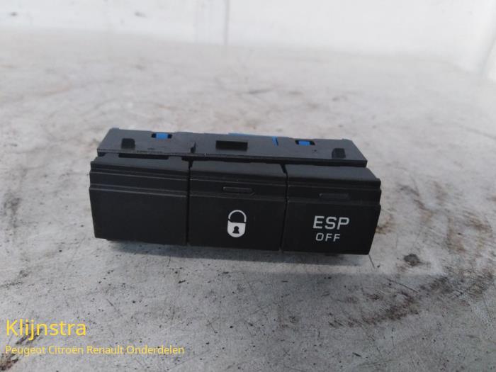 Gebrauchte ESP Schalter Peugeot 1007 (KM) Preis € 45,00 Margenregelung angeboten von Fa. Klijnstra & Zn. VOF