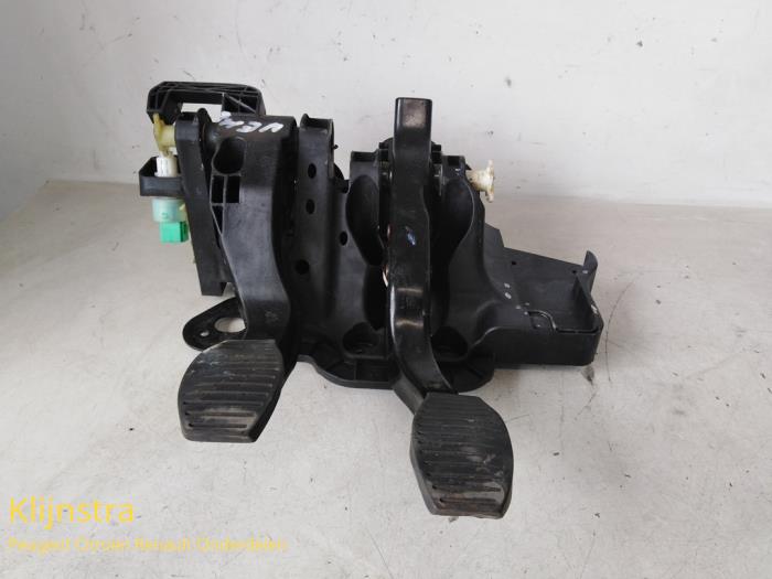 Gebrauchte Pedale Set Citroen Nemo (AA) 1.4 HDi 70 Preis auf Anfrage angeboten von Fa. Klijnstra & Zn. VOF