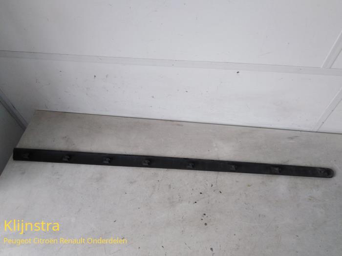 Door strip from a Peugeot 307 (3A/C/D) 2.0 HDi 90 2000