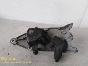 Used Gearbox mount Citroen Xsara Picasso (CH) 1.8 16V Price on request offered by Fa. Klijnstra & Zn. VOF