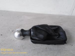 Used Gear stick Peugeot 206 (2A/C/H/J/S) 2.0 GT,GTI 16V Price on request offered by Fa. Klijnstra & Zn. VOF