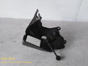 Used Gearbox mount Peugeot 406 Price on request offered by Fa. Klijnstra & Zn. VOF