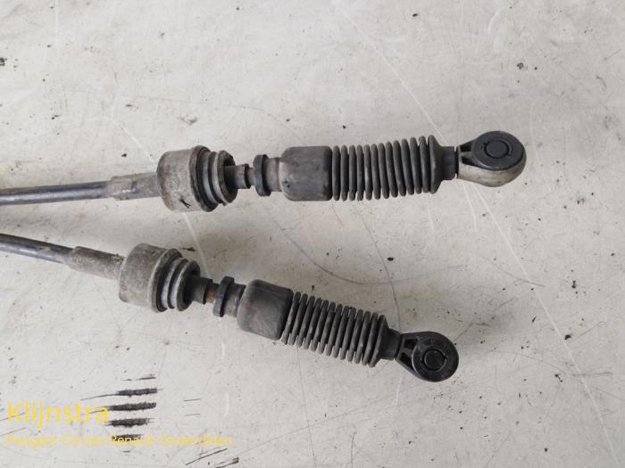 Gear-change mechanism from a Peugeot 406 Break (8E/F) 1.8 16V 2001