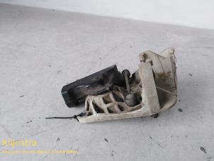 Used Gearbox mount Peugeot 307 (3A/C/D) 2.0 16V Price on request offered by Fa. Klijnstra & Zn. VOF