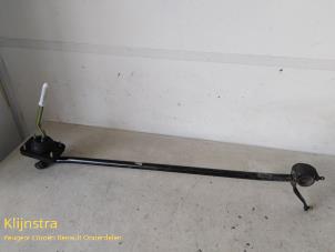 Used Gear-change mechanism Peugeot 206 CC (2D) 2.0 16V Price on request offered by Fa. Klijnstra & Zn. VOF