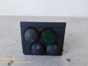 Used Fog light switch Peugeot Boxer (230L) 2.5D 320M 12V Price on request offered by Fa. Klijnstra & Zn. VOF