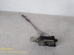 Used Tailgate lock mechanism Peugeot Boxer (230L) 2.5D 320M 12V Price on request offered by Fa. Klijnstra & Zn. VOF