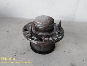 Used Rear hub Peugeot Boxer (U9) 2.2 HDi 100 Euro 4 Price on request offered by Fa. Klijnstra & Zn. VOF