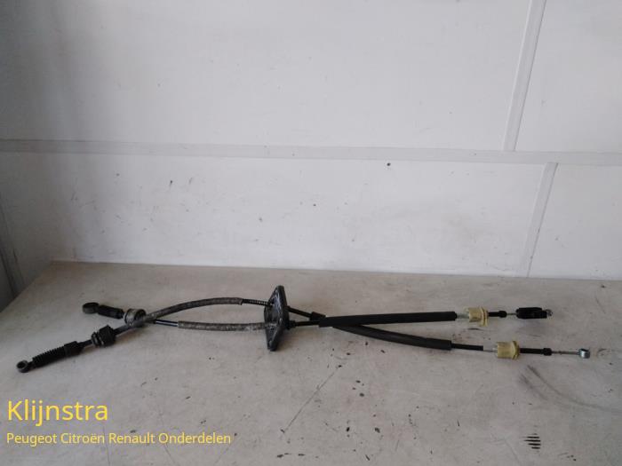 Gearbox shift cable from a Citroën Jumper (U9) 2.2 HDi 100 Euro 4 2007