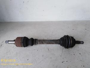Used Front drive shaft, left Peugeot 306 (7A/C/S) 2.0 16V Price on request offered by Fa. Klijnstra & Zn. VOF