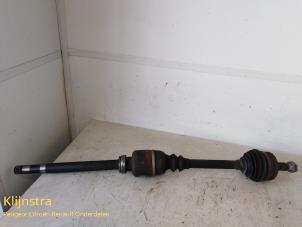 Used Front drive shaft, right Citroen Evasion 2.0 CT SX,VSX Turbo Price on request offered by Fa. Klijnstra & Zn. VOF