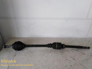 Used Front drive shaft, right Peugeot Boxer (230L) 2.5D 270C 12V Price on request offered by Fa. Klijnstra & Zn. VOF