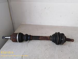 Used Front drive shaft, left Peugeot 206 (2A/C/H/J/S) 2.0 XS,XT HDi Price on request offered by Fa. Klijnstra & Zn. VOF