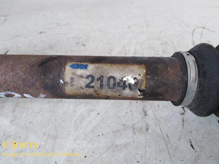 Front drive shaft, right from a Peugeot 206 (2A/C/H/J/S) 1.9 D 2001