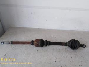 Used Front drive shaft, right Peugeot 206 (2A/C/H/J/S) 2.0 GTI 16V Price on request offered by Fa. Klijnstra & Zn. VOF