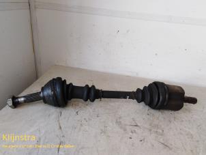Used Front drive shaft, left Peugeot J5 (280P) 2.5 D Price on request offered by Fa. Klijnstra & Zn. VOF