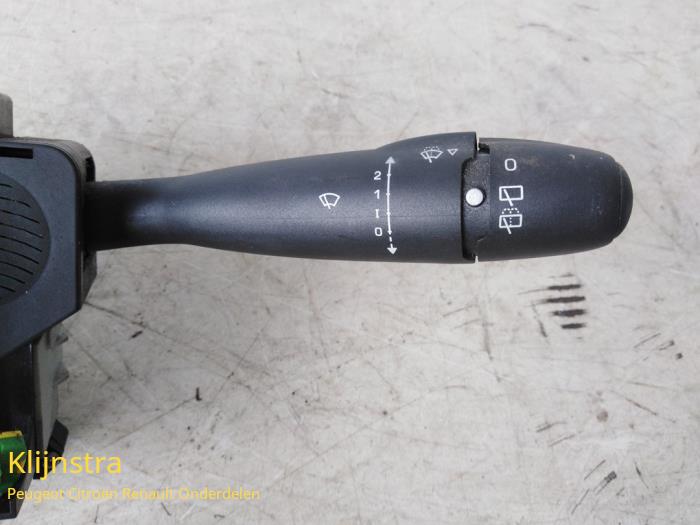 Interruptor combinado columna de dirección de un Peugeot 206 (2A/C/H/J/S) 1.4 XR,XS,XT,Gentry 2003