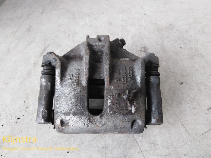 Usagé Etrier de frein avant gauche Peugeot 207/207+ (WA/WC/WM) 1.4 16V Prix sur demande proposé par Fa. Klijnstra & Zn. VOF