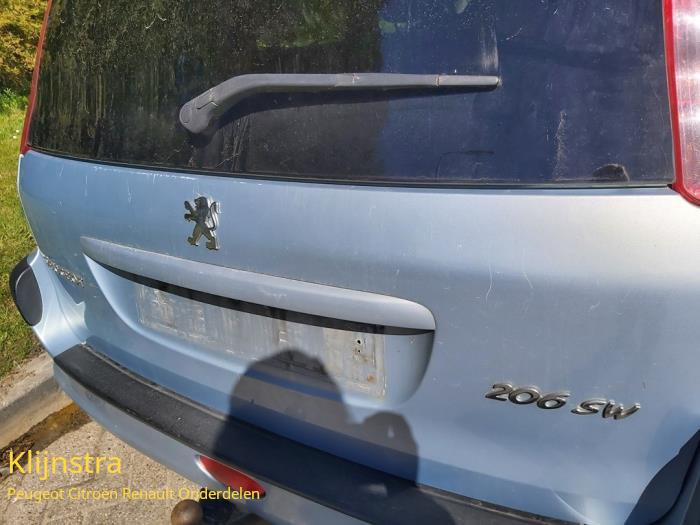 Tailgate from a Peugeot 206 SW (2E/K) 1.4 2004
