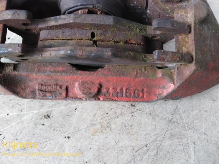 Rear brake calliper, left from a Peugeot 106 I 1.1 XN,XR,XT 1992
